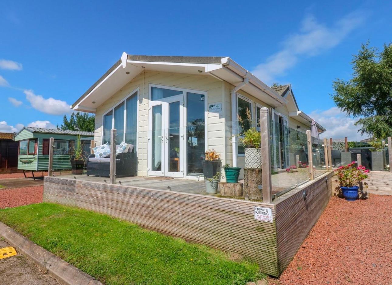 A And C Lodge Plot 21 2 Double Bedrooms Plot 21 With Hot Tub 1 Pet Only No Commercial Vans 4Pm Check In High Hesket Exterior photo